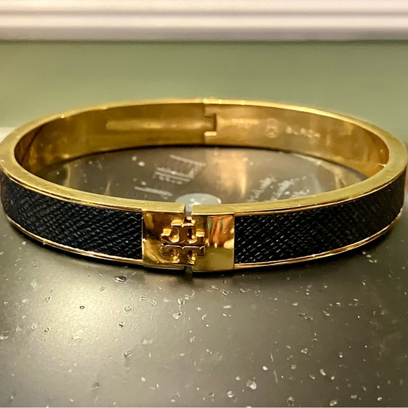 Tory Burch - 1/2” Black Leather Inlay Gold Hinged Bracelet - Picture 6 of 10